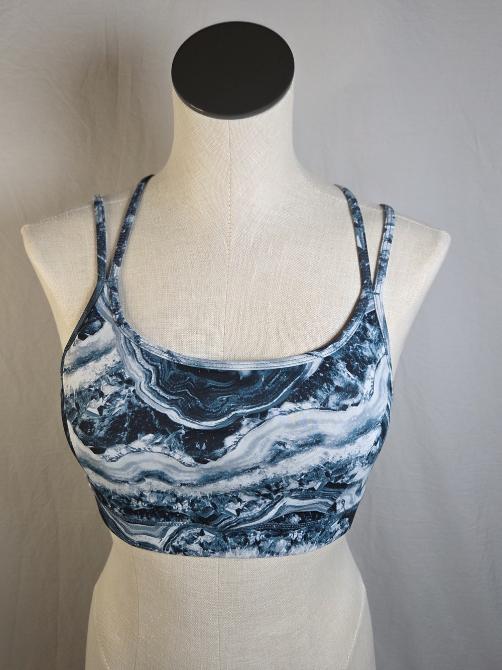 Gaiam Blue Shadow Marble Cleo Print Bra Tank Size M-Good Condition